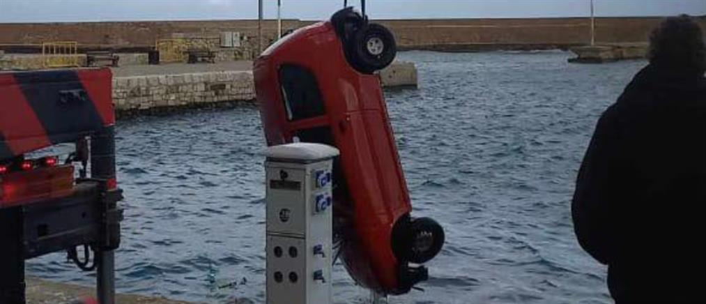 Πάτρα: Αυτοκίνητο έπεσε στη θάλασσα