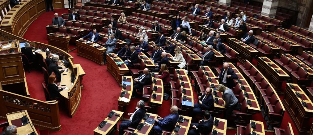 Τέμπη - Πρόταση Δυσπιστίας: Κόντρες σε υψηλούς τόνους στην Βουλή