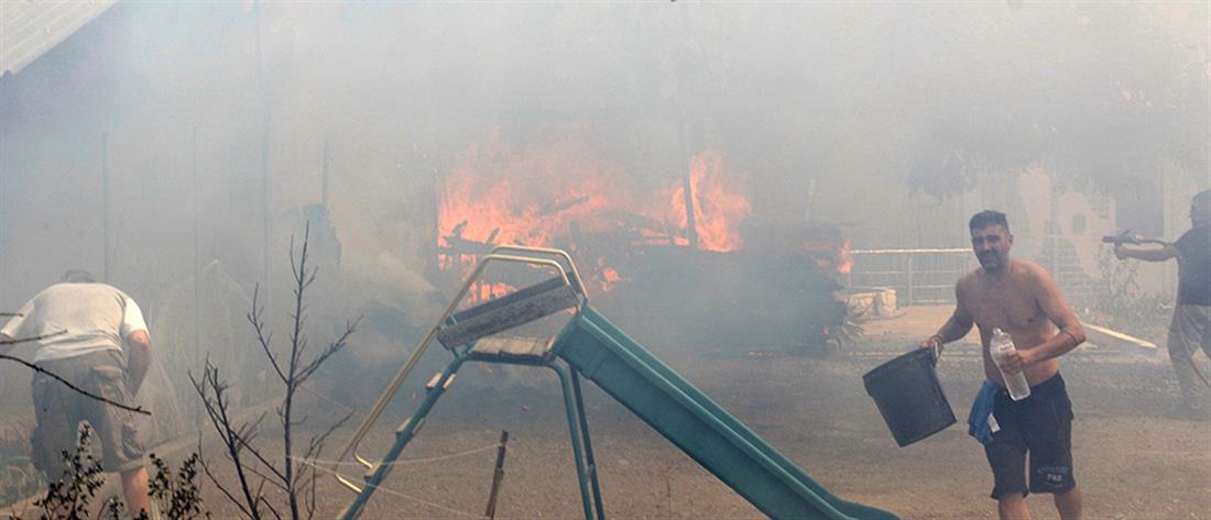 Φωτιά στην Πάρνηθα: μεγάλη αναζωπύρωση και εκκενώσεις (εικόνες)