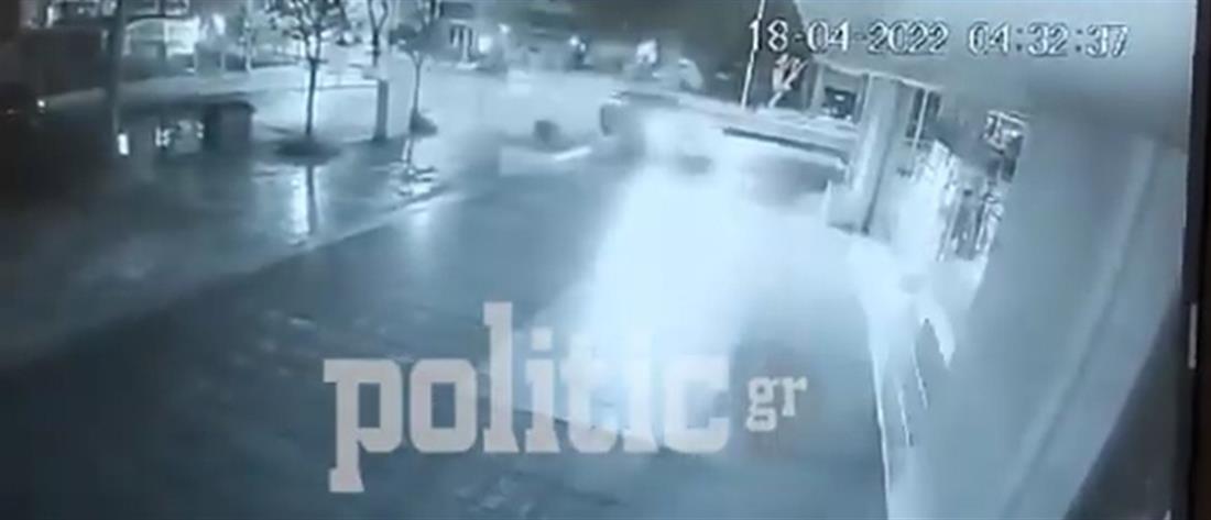 Θεσσαλονίκη: Αυτοκίνητο καταλήγει με ιλιγγιώδη ταχύτητα μέσα σε κατάστημα (βίντεο)