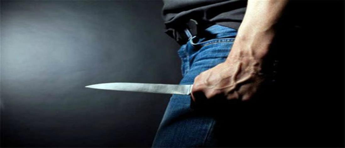 Ηράκλειο: Πατέρας έβγαλε μαχαίρι και απείλησε διευθύντρια σχολείου μέσα στο γραφείο της