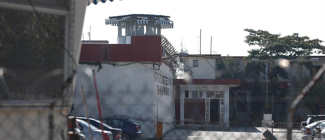Φυλακές Διαβατών: Oπαδoί του ΠΑΟΚ φώναζαν συνθήματα υποστήριξης κρατουμένων