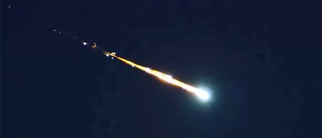 Υπερθέαμα στον ουρανό - Μετεωρίτης εκρήγνυται και κάνει την νύχτα μέρα (βίντεο)