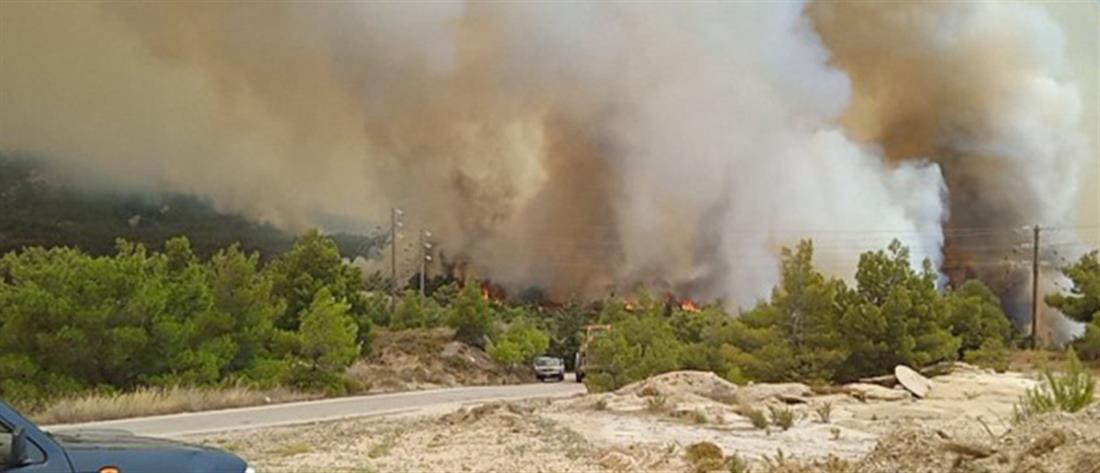 Φωτιά στην Ρόδο: Εκκένωση χωριών - Ανεξέλεγκτο το μέτωπο