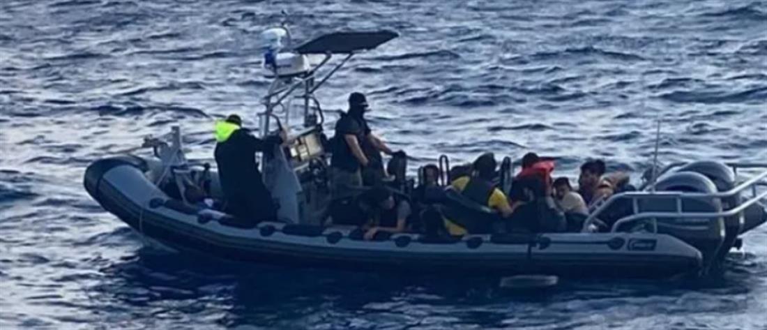Κρήτη: Σκάφος με μετανάστες εντοπίστηκε νότια της Γαύδου
