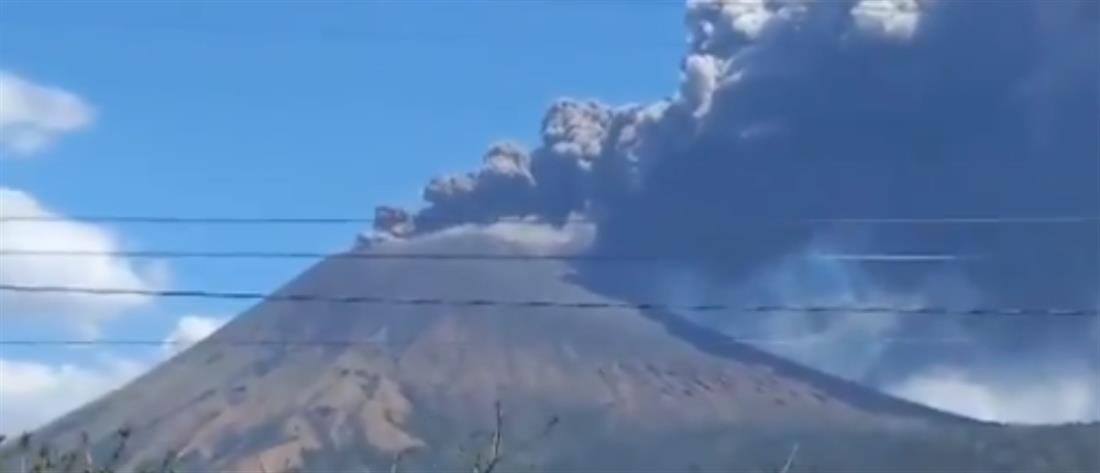 Ισχυρές εκρήξεις στο ηφαίστειο Σαν Κριστόμπαλ (εικόνες)