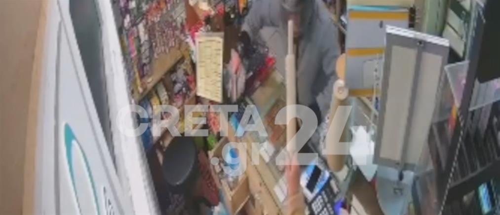 Κρήτη - Απόπειρα ληστείας: Ιδιοκτήτρια μίνι μάρκετ έδιωξε εισβολέα... με τον πλάστη (βίντεο)