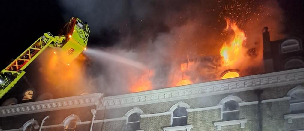 Λονδίνο: Πυρκαγιά σε πολυτελή πολυκατοικία (εικόνες)