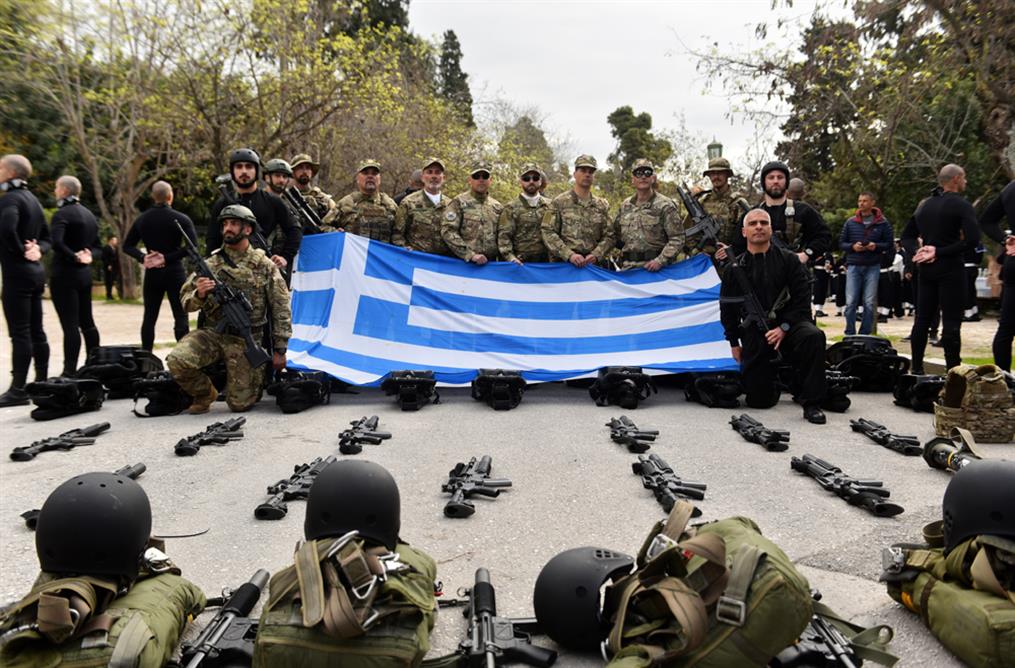 25η Μαρτίου - Στιγμιότυπα πριν από την παρέλαση στην Αθήνα