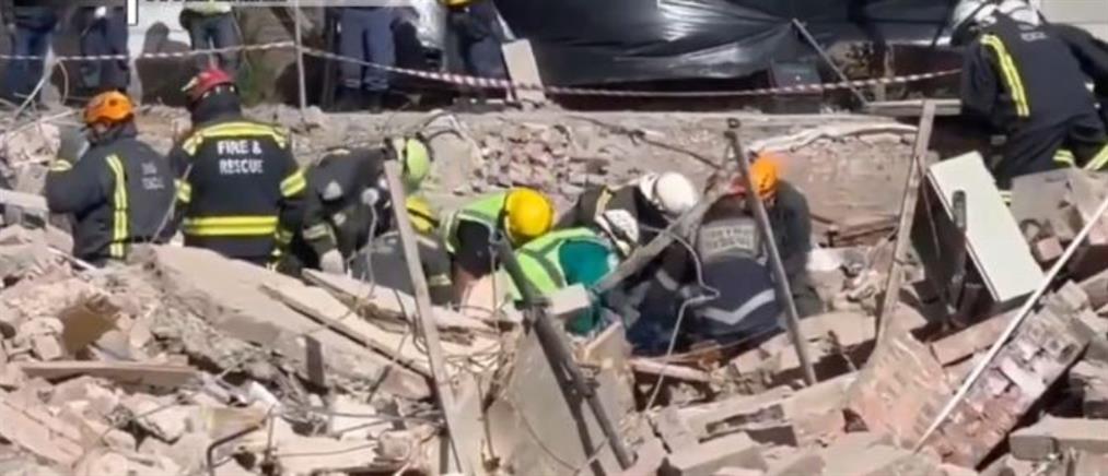 Νότια Αφρική: Βγήκε ζωντανός από ερείπια μετά από 5 ημέρες! (βίντεο)