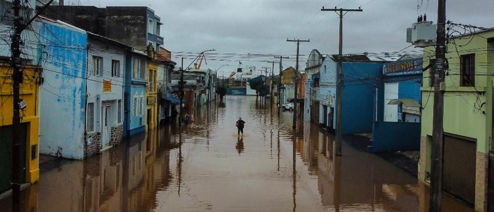 Πλημμύρες στη Βραζιλία: 70000 άνθρωποι αναγκάστηκαν να φύγουν από τα σπίτια τους