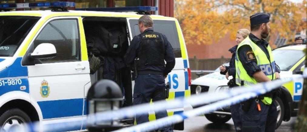 Σουηδία: Επίθεση μασκοφόρων σε αντιφασιστική εκδήλωση