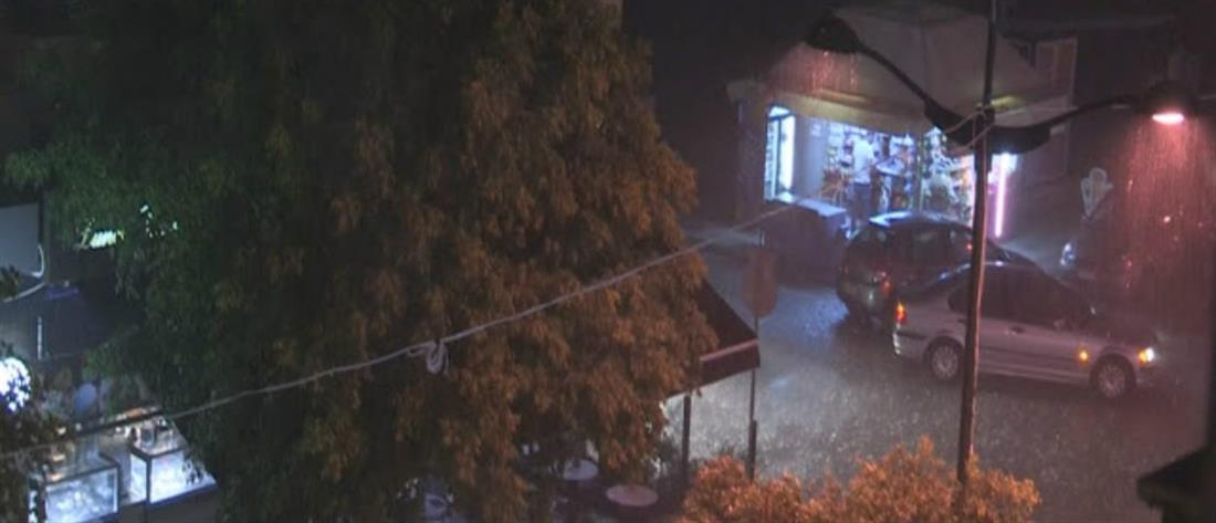 Ισχυρή βροχόπτωση στην Κόρινθο – Δεκάδες κλήσεις έχει δεχθεί η Πυροσβεστική (εικόνες)