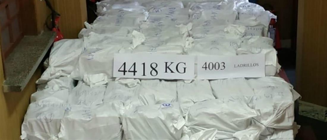 Τα κοντέινερ με το “αλεύρι σόγιας” έκρυβαν τεράστια ποσότητα κοκαΐνης (εικόνες)