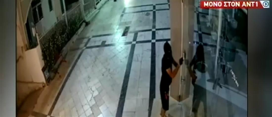 Κορωπί: Διαρρήκτης έχει ρημάξει δεκάδες καταστήματα (βίντεο)