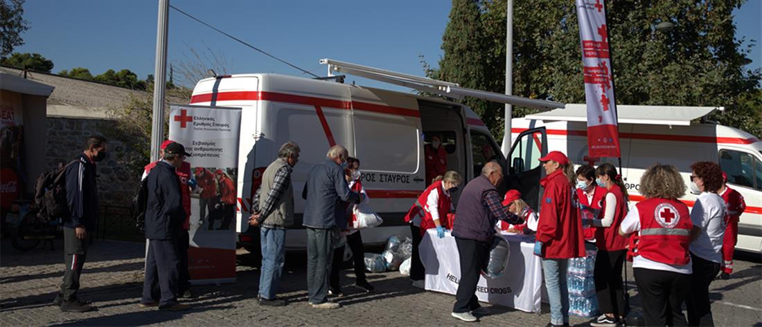 Ελληνικός Ερυθρός Σταυρός: Πρωτοβουλία για τους άστεγους της Αθήνας (εικόνες)