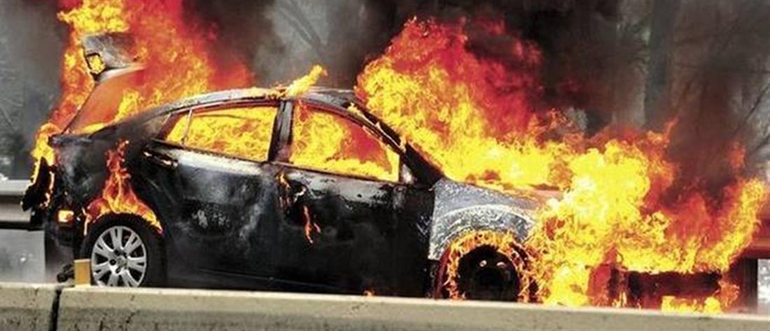 Αττική Οδός: Εκρήξεις και φωτιά σε αυτοκίνητο