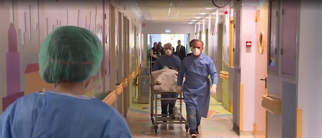 Κορονοϊός: ράβουν προστατευτικά μέσα για τους εργαζόμενους στο νοσοκομείο Ξάνθης