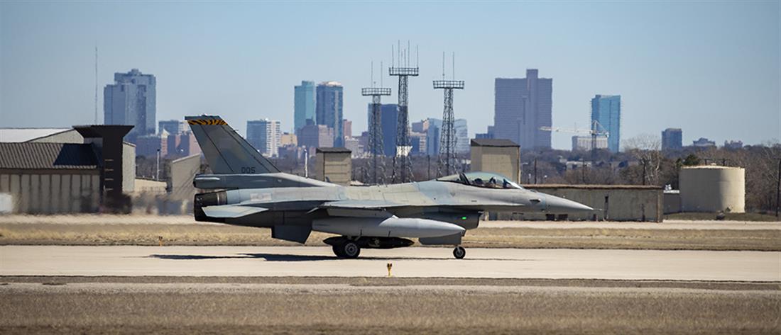 Tο πρώτο ελληνικό F-16 Viper έφτασε στο Τέξας (εικόνες)