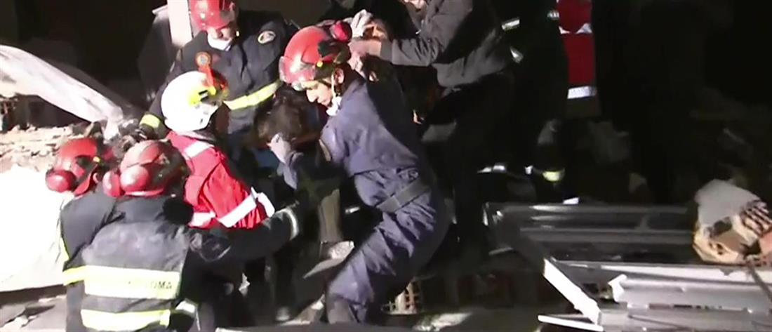 Σεισμός στην Τουρκία – ΕΜΑΚ: Διάσωση γυναίκας από τους Έλληνες διασώστες (βίντεο)