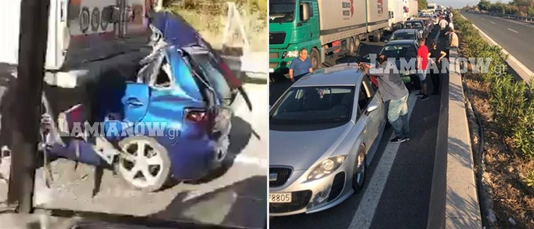 Εικόνες – σοκ: Αυτοκίνητο “σφηνώθηκε” κάτω από νταλίκα