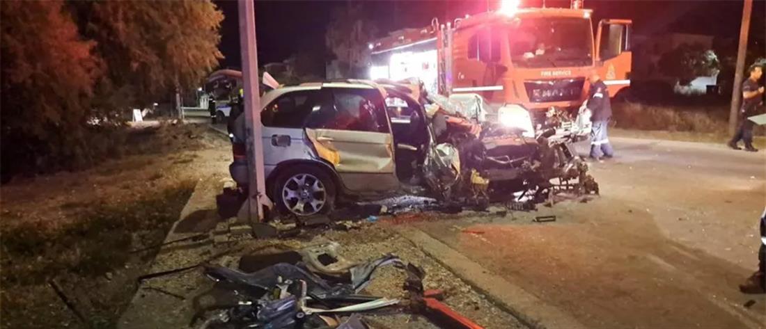 Τροχαίο δυστύχημα: Αυτοκίνητο καρφώθηκε σε κολώνα (εικόνες)