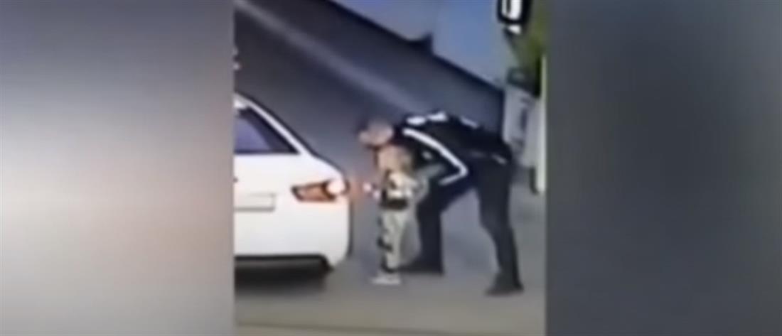 Ουκρανία: Βίντεο – σοκ με την αρπαγή 4χρονης σε βενζινάδικο