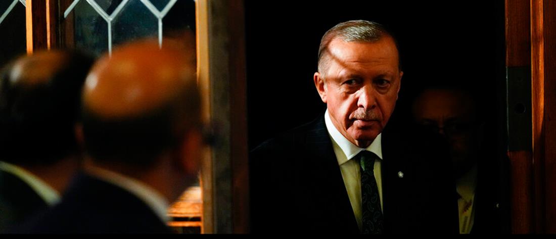Economist: Η Τουρκία στα πρόθυρα δικτατορίας