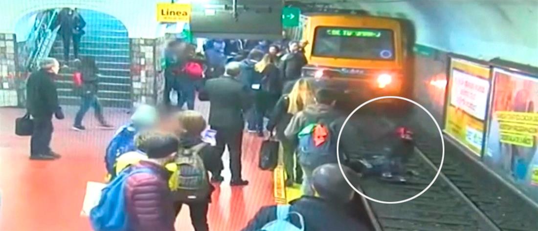 Απίστευτο! Λιποθυμία προκάλεσε ντόμινο που έριξε γυναίκα σε γραμμές του τρένου (βίντεο)