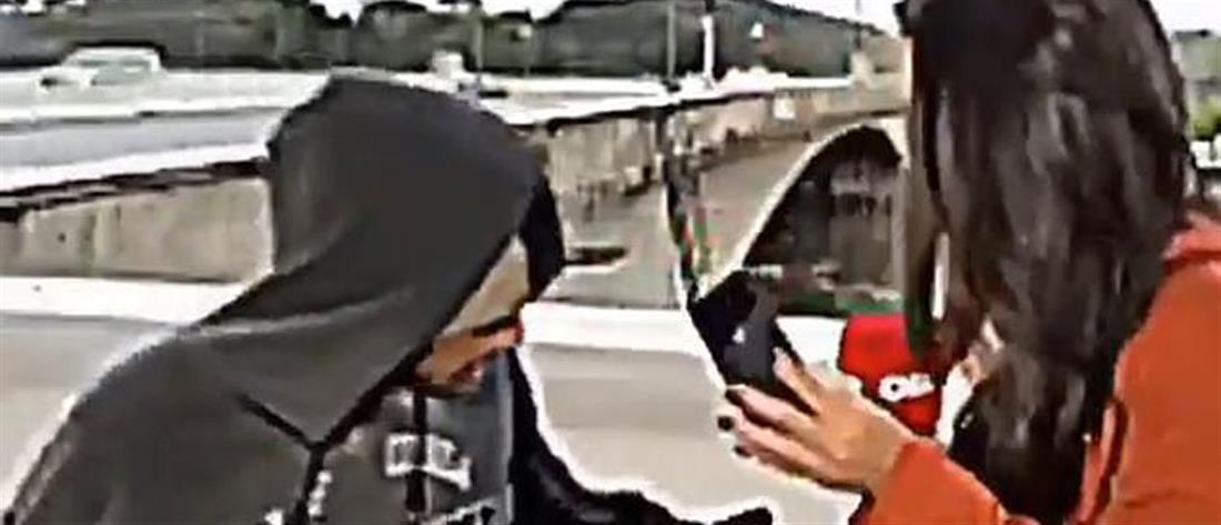 Απείλησε με μαχαίρι δημοσιογράφο σε ζωντανή τηλεοπτική σύνδεση (βίντεο)