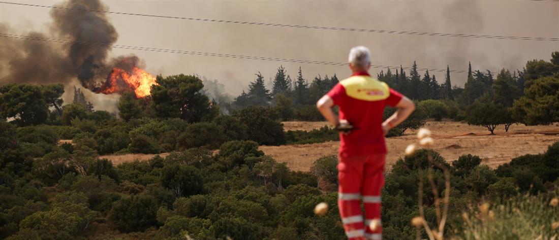 Φωτιά στη Βαρυμπόμπη - Μητσοτάκης: Εκτάκτως στο Συντονιστικό Κέντρο Επιχειρήσεων της Πυροσβεστικής 