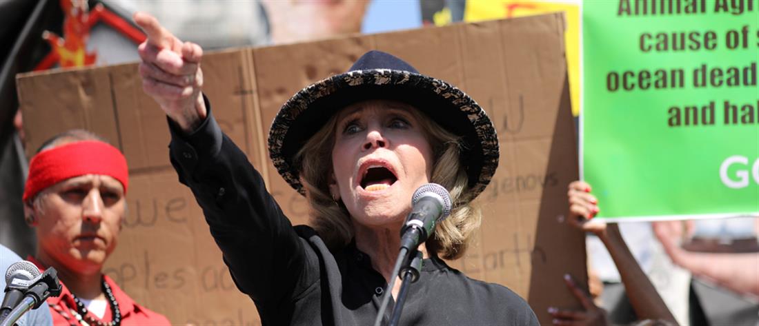 Συνέλαβαν την Τζέιν Φόντα εν ώρα διαδήλωσης (βίντεο)