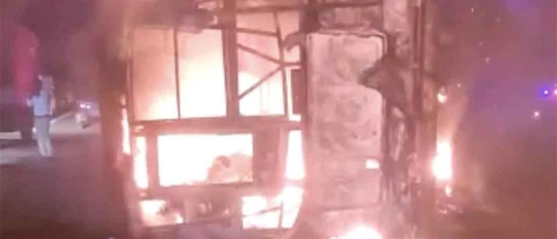 Ινδία - Φωτιά σε λεωφορείο: δεκάδες επιβάτες κάηκαν ζωντανοί (εικόνες)