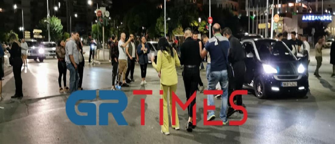 Θεσσαλονίκη: η διαμαρτυρία των εστιατόρων κατέληξε σε υπαίθριο πάρτι! (εικόνες)