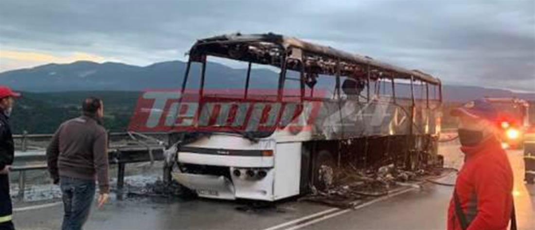 Σχολικό λεωφορείο πήρε φωτιά εν κινήσει (εικόνες)