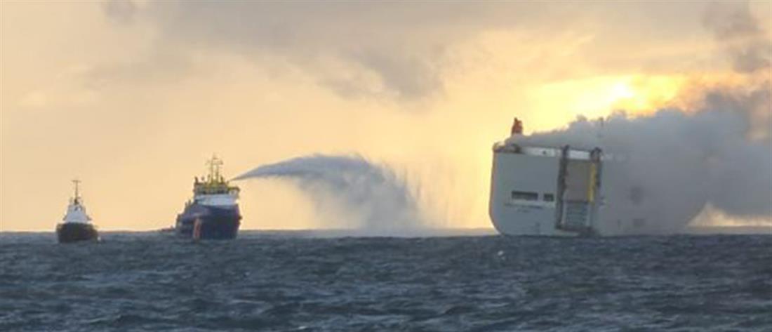 Ολλανδία: φονική φωτιά σε πλοίο (εικόνες)