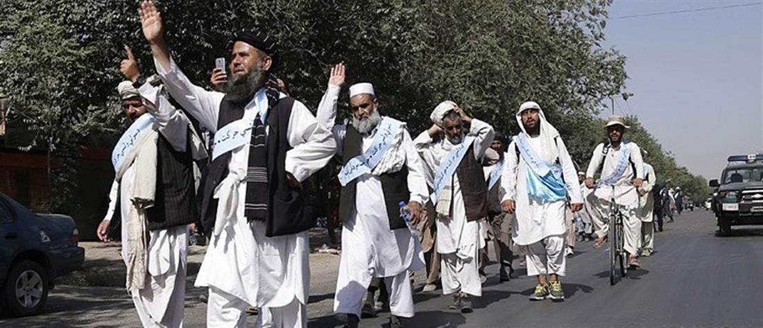 Αφγανιστάν: Οι Ταλιμπάν επελαύνουν, οι δυτικοί κλείνουν πρεσβείες στην Καμπούλ