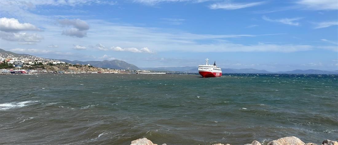 Πειραιάς: Ανήλικη τραυματίστηκε εν πλω – Το πλοίο επιστρέφει στο λιμάνι