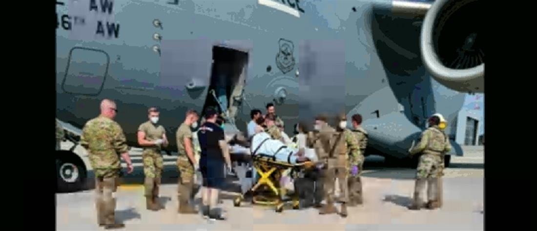 Αφγανιστάν: Γέννησε στο αεροπλάνο που την απομάκρυνε (εικόνες)