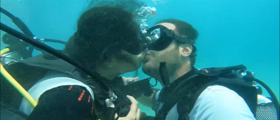 Αλόννησος: Εντυπωσιακός γάμος στο βυθό της θάλασσας (εικόνες)