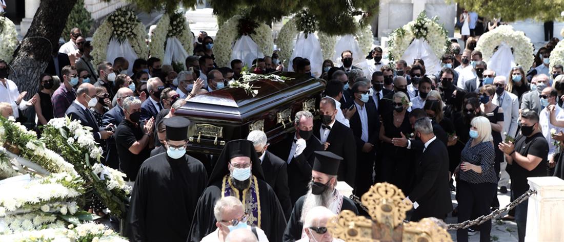 Κωνσταντίνος Μίχαλος: Θλίψη στην κηδεία του (εικόνες)