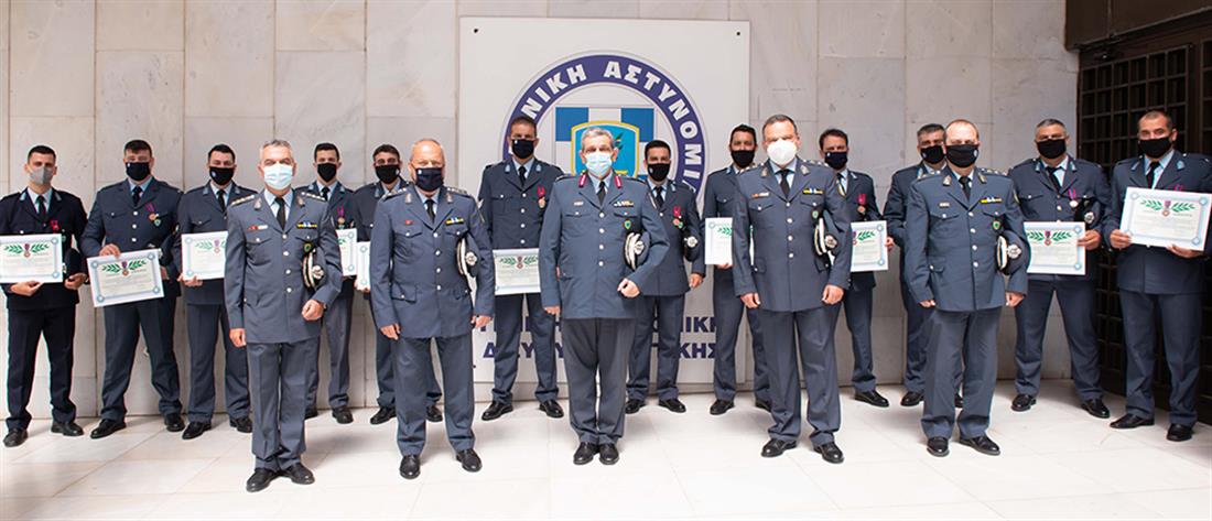 Φωτιά στο Μάτι: Μετάλλια σε αστυνομικούς που έσωσαν πολίτες (εικόνες)