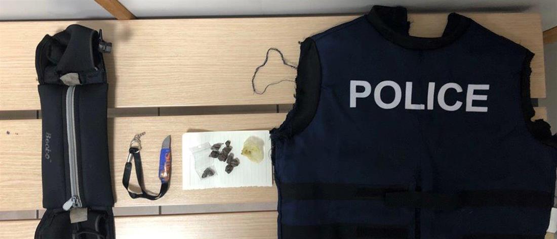 Έκρυβε ναρκωτικά σε γιλέκο με το σήμα “POLICE”