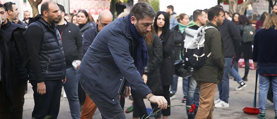 Πολυτεχνείο: Ο Ανδρουλάκης απέτισε φόρο τιμής στους αγωνιστές της εξέγερσης (εικόνες)