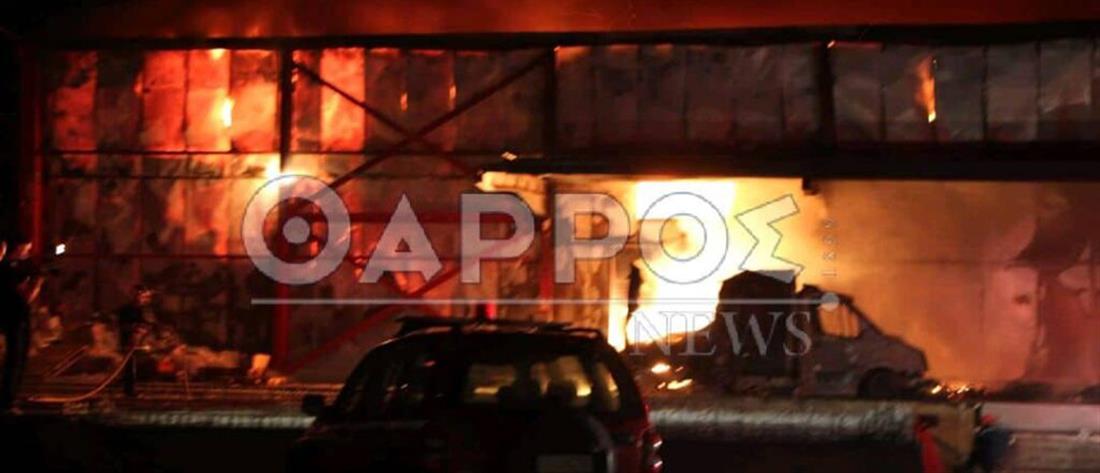 Παρανάλωμα του πυρός εταιρεία στην Καλαμάτα (εικόνες)