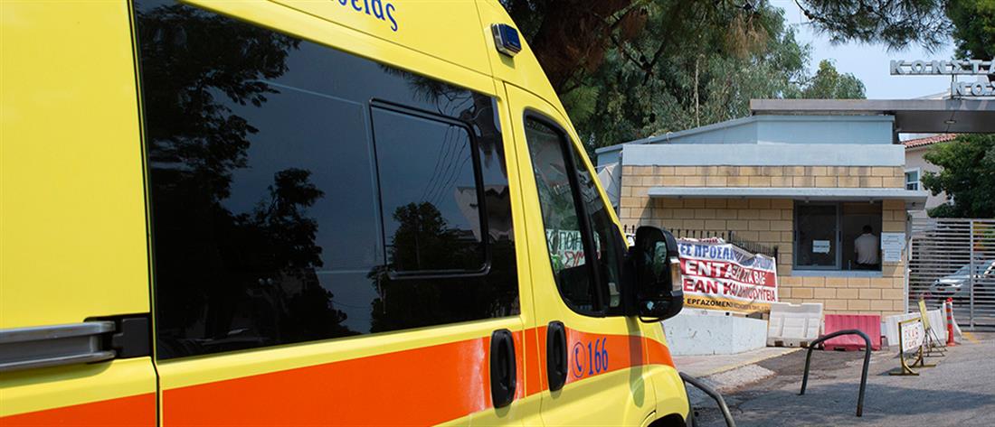 Λαμία: Τραυματιοφορέας του έσωσε τη ζωή έξω από τα επείγοντα