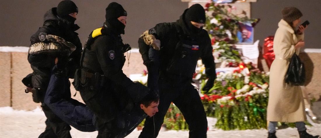 Αλεξέι Ναβάλνι: Εκατοντάδες συλλήψεις σε εκδηλώσεις στη μνήμη του (εικόνες)