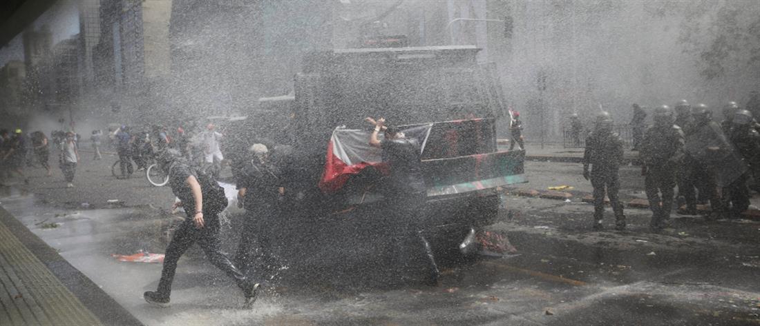 Χιλή: Πολεμικό κλίμα και βία κατά των διαδηλωτών (βίντεο)