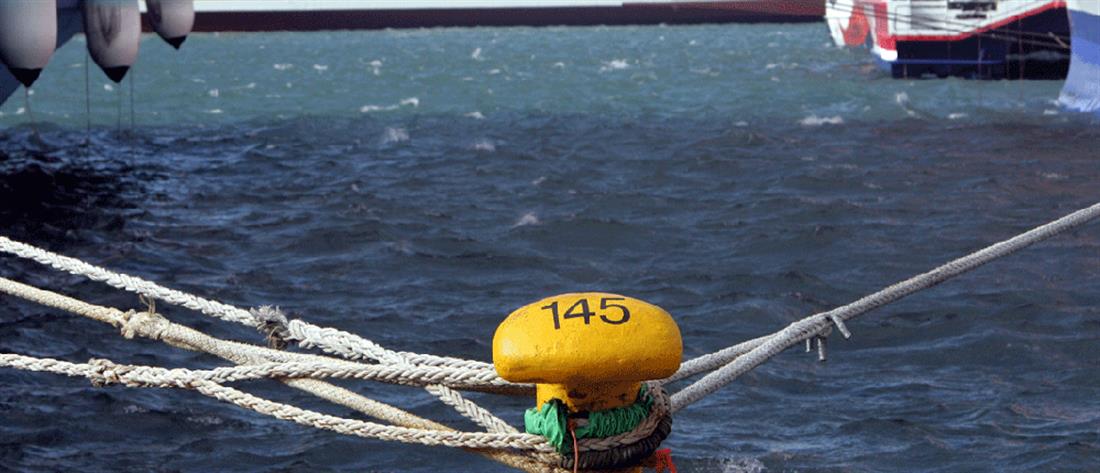 Κακοκαιρία - Λαύριο: Έμπλεξαν οι άγκυρες πλοίων