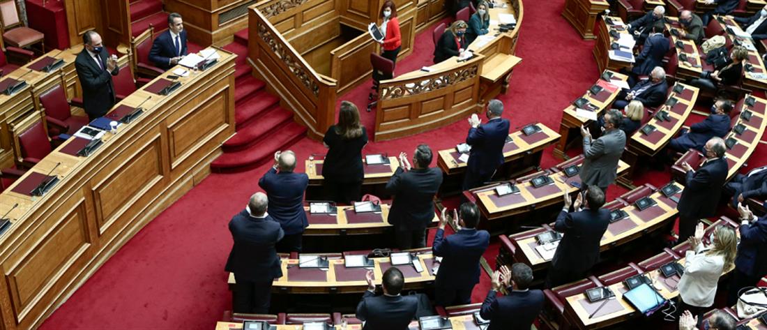 Βουλή: “μετωπική” σύγκρουση των πολιτικών αρχηγών